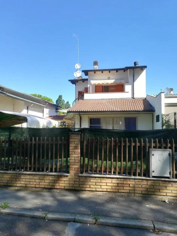 Вилла Charming House In Marina Di Ravenna With Fenced Garden Экстерьер фото
